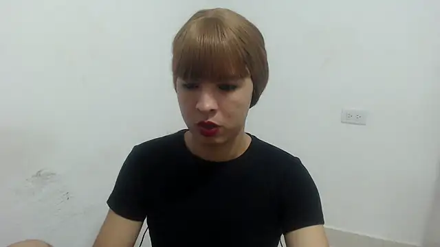 estefania224 Show Webcam