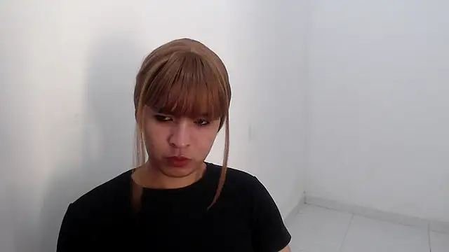 estefania224 网络视讯表演