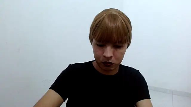 estefania224 网络视讯表演