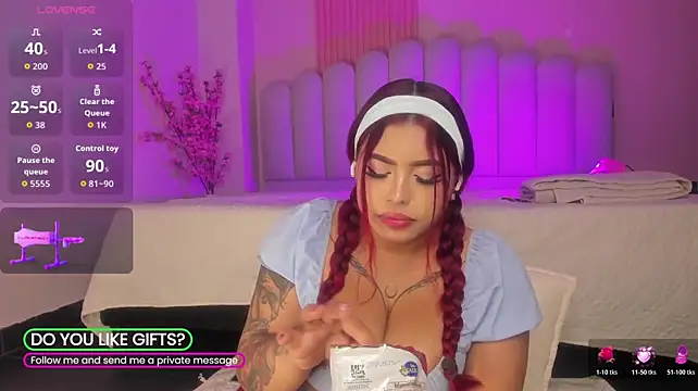Zoe1_2's Live XXX Chat
