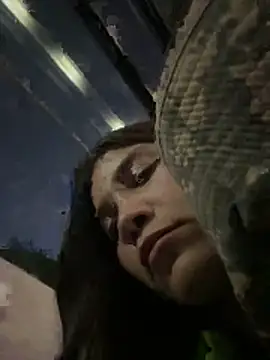 aurora_divine: вебкам-шоу