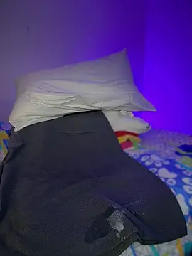 Chat soba uživo modela aurora_divine