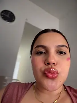 Chat +18 de Colibri_xxx ao vivo