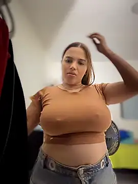 Chat +18 de Colibri_xxx ao vivo
