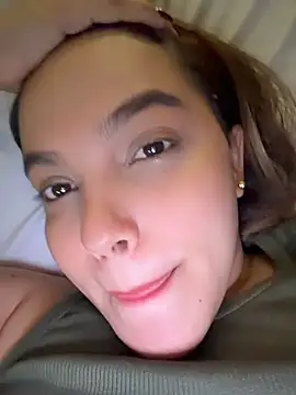 Colibri_xxx élő XXX-chatje