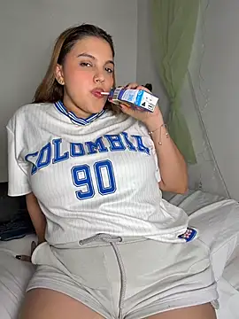 XXX chat uživo modela Colibri_xxx