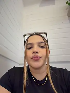 Colibri_xxx's Live XXX Chat