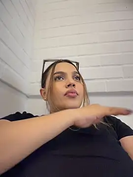 Colibri_xxx – Naživo XXX chat