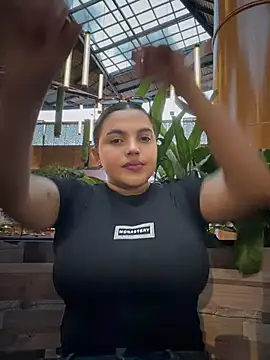 Chat +18 de Colibri_xxx ao vivo