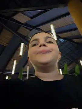 Chat XXX en directo de Colibri_xxx