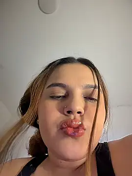 Colibri_xxx Adlı Modelin Canlı XXX Sohbeti
