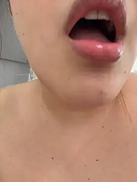 XXX chat uživo modela Colibri_xxx