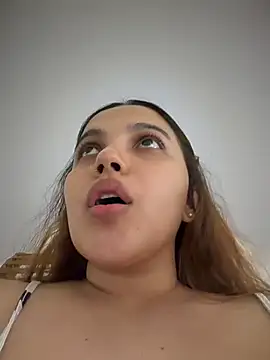 Colibri_xxx Adlı Modelin Canlı XXX Sohbeti