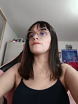 Živý XXX chat Lucyy-hess