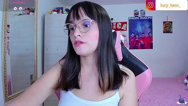 Živý XXX chat Lucyy-hess