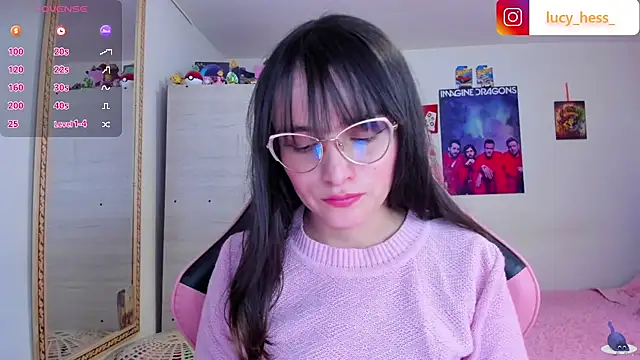 צ'אט XXX בשידור חי של Lucyy-hess