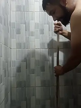 Submissive_bear_BDSM: διαδικτυακό σόου στην κάμερα
