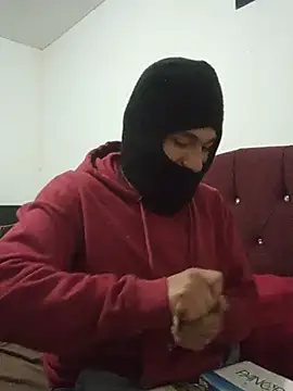 Pokazy przed kamerką – Submissive_bear_BDSM