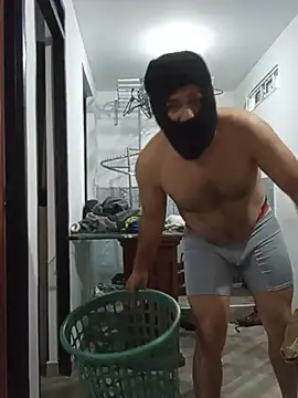 Submissive_bear_BDSM Show in webcam