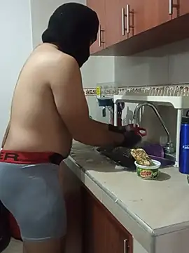 Submissive_bear_BDSM Adlı Modelin Web Kamerası Şovu