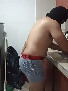 Pokazy przed kamerką – Submissive_bear_BDSM