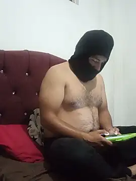 Submissive_bear_BDSM Adlı Modelin Web Kamerası Şovu