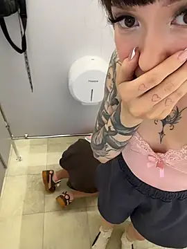 הופעת וובקאם של babydolll