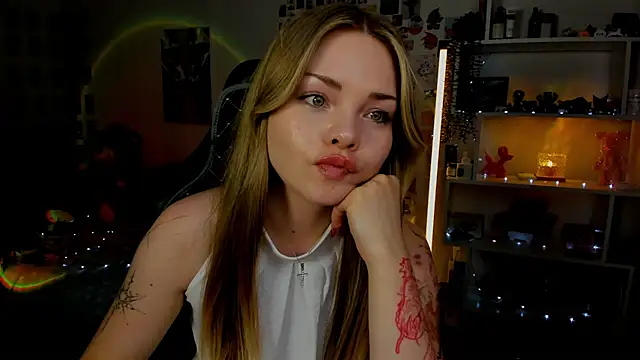 AkiraKatsu live XXX chat