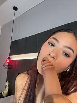 nicolle_pierce's Webcam Show