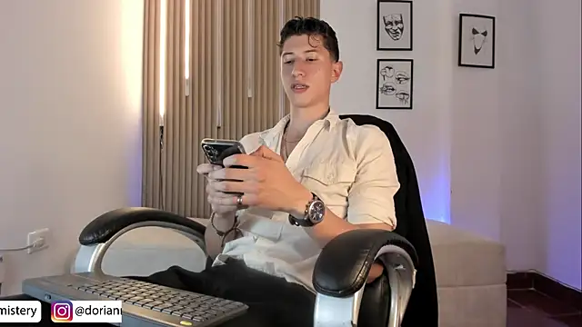 Dorianmistery2322_ Show Webcam