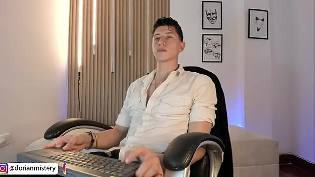 Dorianmistery2322_ Show Webcam