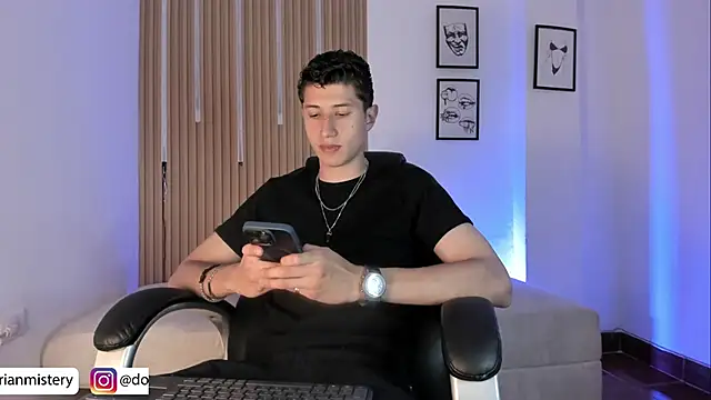 Dorianmistery2322_ Show Webcam