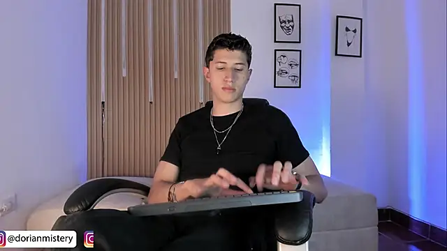 Dorianmistery2322_ Show Webcam