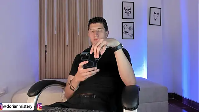 Dorianmistery2322_ Show Webcam