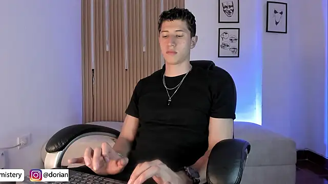 Dorianmistery2322_ Show Webcam