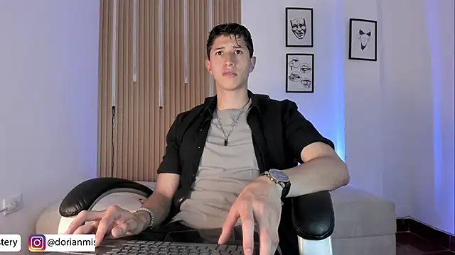 Dorianmistery2322_ Show Webcam