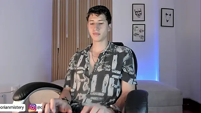 Dorianmistery2322_ Show Webcam