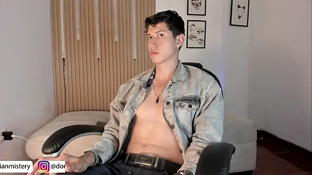 Dorianmistery2322_ Show Webcam