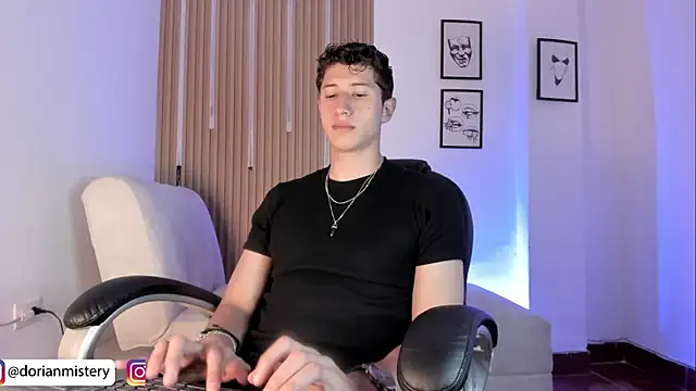 Dorianmistery2322_ Show Webcam