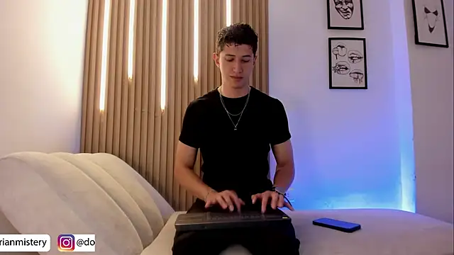 Dorianmistery2322_ Show Webcam