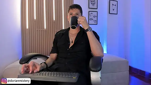 Živý XXX chat Dorianmistery2322_