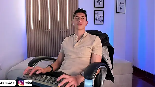 XXX chat uživo modela Dorianmistery2322_
