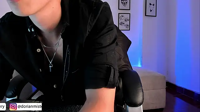 Dorianmistery2322_'s Webcam Show