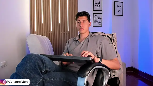 XXX chat uživo modela Dorianmistery2322_