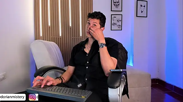 Онлайн чат XXX Dorianmistery2322_