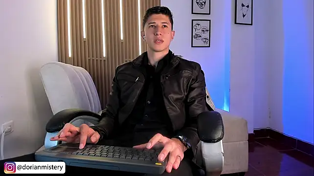 Dorianmistery2322_'s Webcam Show