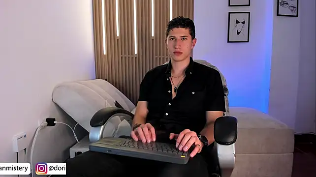 Show Webcam de Dorianmistery2322_