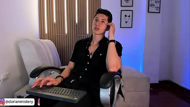 Dorianmistery2322_ Webcam Show