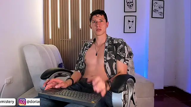 Dorianmistery2322_ Show Webcam