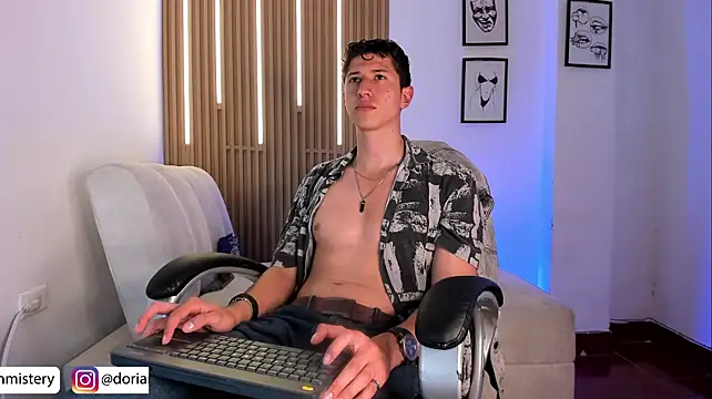 Dorianmistery2322_ 网络视讯表演
